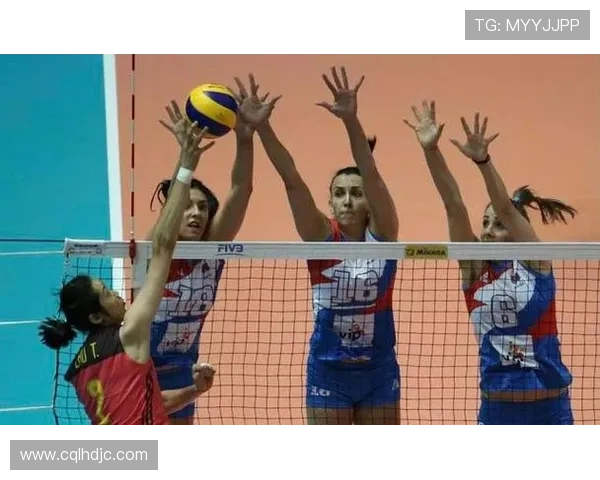 北京排球队在欧锦赛中的灵活性展现与战术调整分析